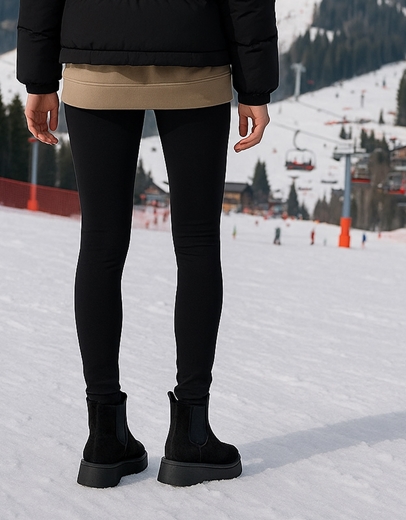 Εικόνα της Δίσολα suede μποτάκια μονόχρωμα με λάστιχο Μαύρο