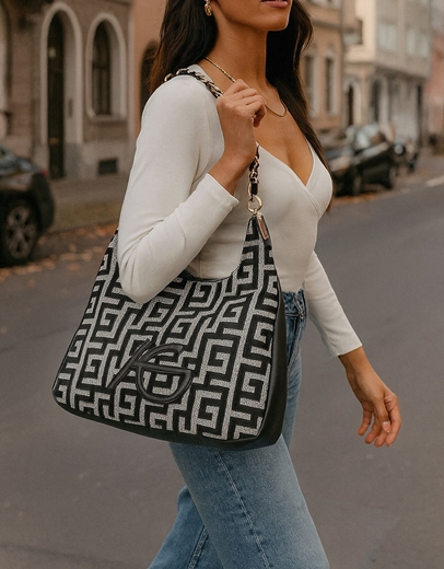 Εικόνα της Χειροποίητη τσάντα ώμου με μοτίβο μαιάνδρου και αλυσίδα Μαύρο/Λευκό