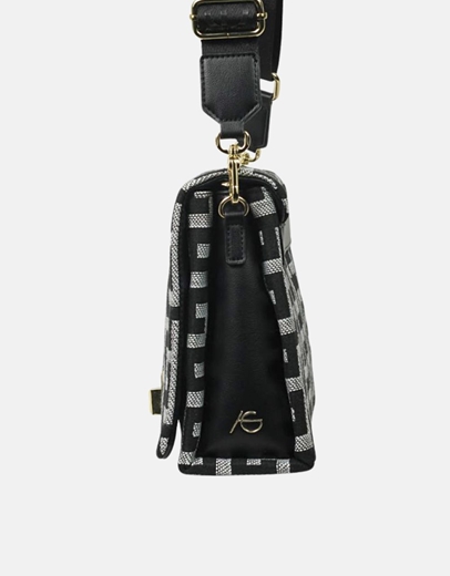 Εικόνα της Χειροποίητη τσάντα ώμου με μαίανδρο και μεταλλικό κούμπωμα M Μαύρο/Λευκό