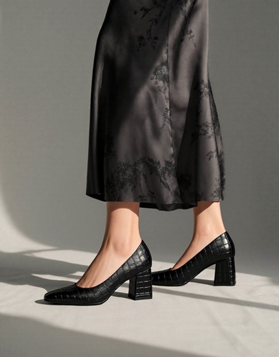 Εικόνα της Μονόχρωμες γόβες Ελληνικής κατασκευής με κροκό υφή Μαύρο