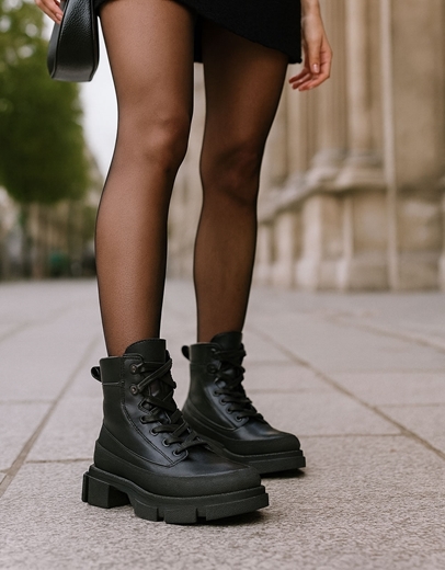 Εικόνα της Μποτάκια με κορδόνια και διπλή ελαστική σόλα Μαύρο