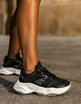 Εικόνα από Γυναικεία sneakers με chunky σόλα Μαύρο