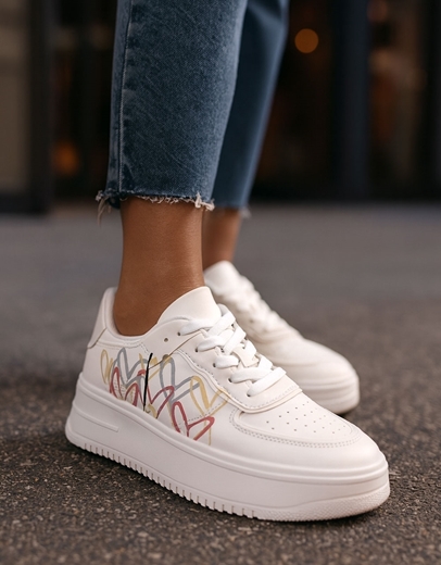 Εικόνα της Γυναικεία sneakers με σχέδια από καρδιά στο πλάι Λευκό