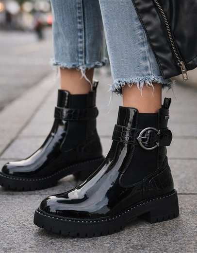 Εικόνα της Γυναικεία μποτάκια λουστρίνι με διακοσμητικό τοκά Μαύρο