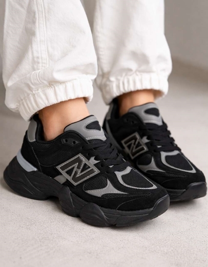 Εικόνα της Sneakers με διπλή chunky σόλα και σχέδιο στο πλάι Μαύρο