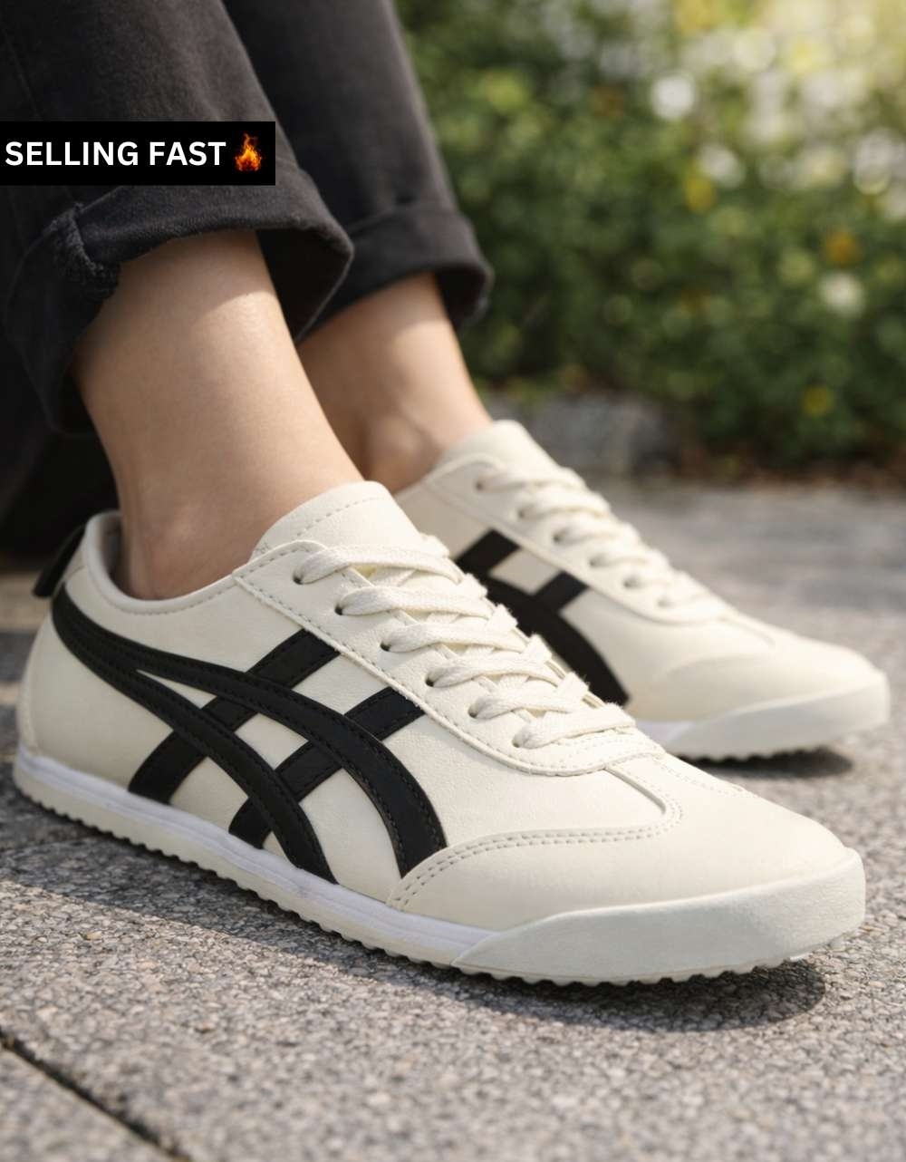 Εικόνα από Γυναικεία sneakers με γραμμικό σχέδιο Λευκό/Μαύρο