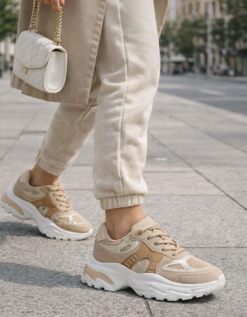 Εικόνα από Γυναικεία sneakers με chunky σόλα Μπεζ