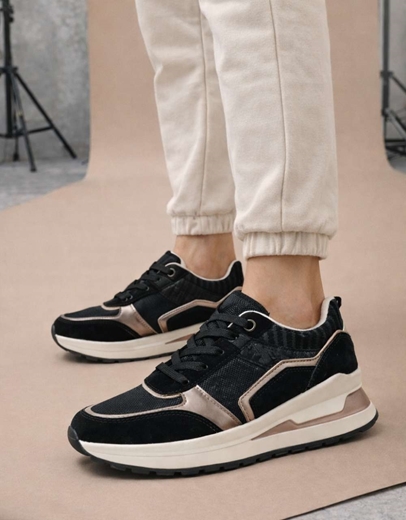 Εικόνα της Sneakers με animal print λεπτομέρειες Μαύρο