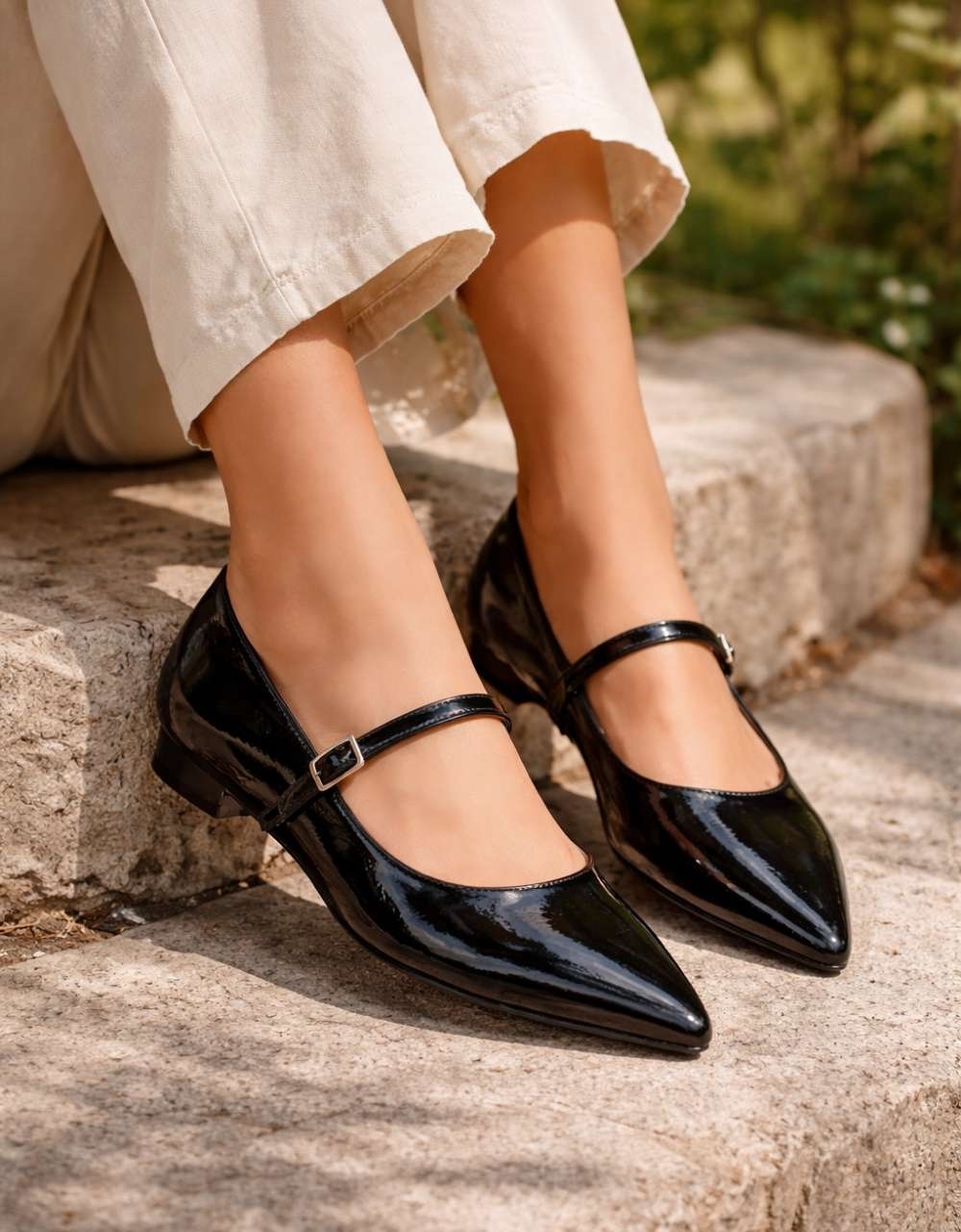 Εικόνα από Μπαλαρίνες Ελληνικής κατασκευής με διακοσμητική μπαρέτα Μαύρο