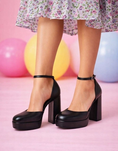 Εικόνα της Γόβες μονόχρωμες Ελληνικής κατασκευής με τετράγωνο τακούνι Μαύρο