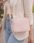 Εικόνα από Suede τσάντα ώμου μονόχρωμη με διπλό φερμουάρ Ροζ
