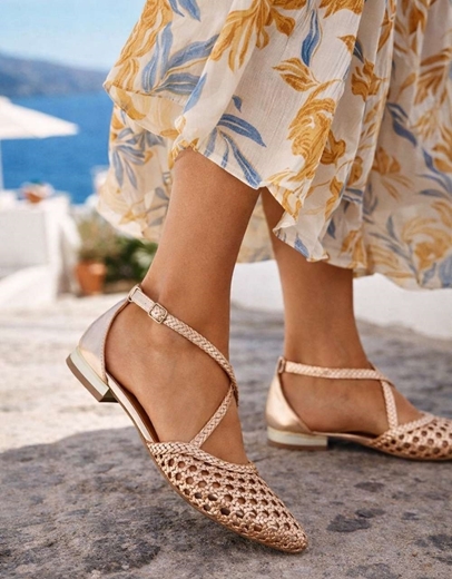 Εικόνα της Δερμάτινα γοβάκια Gioseppo με χιαστί σχέδιο Χρυσό