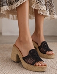 Εικόνα από Boho mules με σχέδιο από δαντέλα Μαύρο