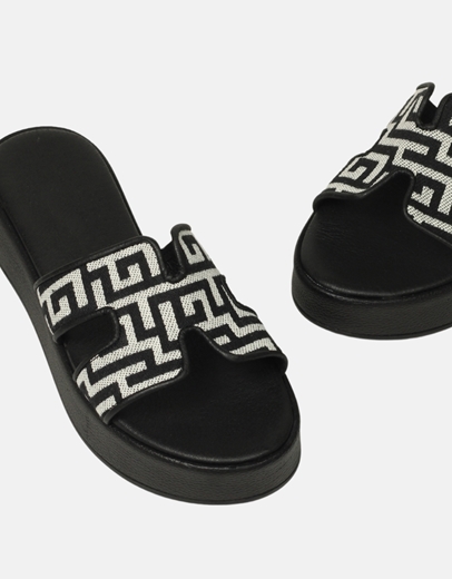 Εικόνα της Flatforms Ελληνικής κατασκευής με μοτίβο μαιάνδρου Μαύρο