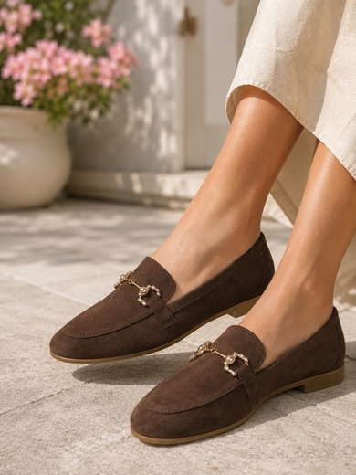 Εικόνα της Δερμάτινα loafers Ελληνικής κατασκευής με αγκάφα strass