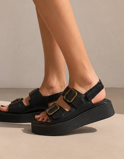 Εικόνα της Δερμάτινα flatforms Ελληνικής κατασκευής με μεταλλικούς τοκάδες Μαύρο