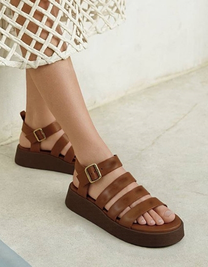Εικόνα της Δερμάτινα flatforms Ελληνικής κατασκευής με παράλληλα λουριά Καφέ