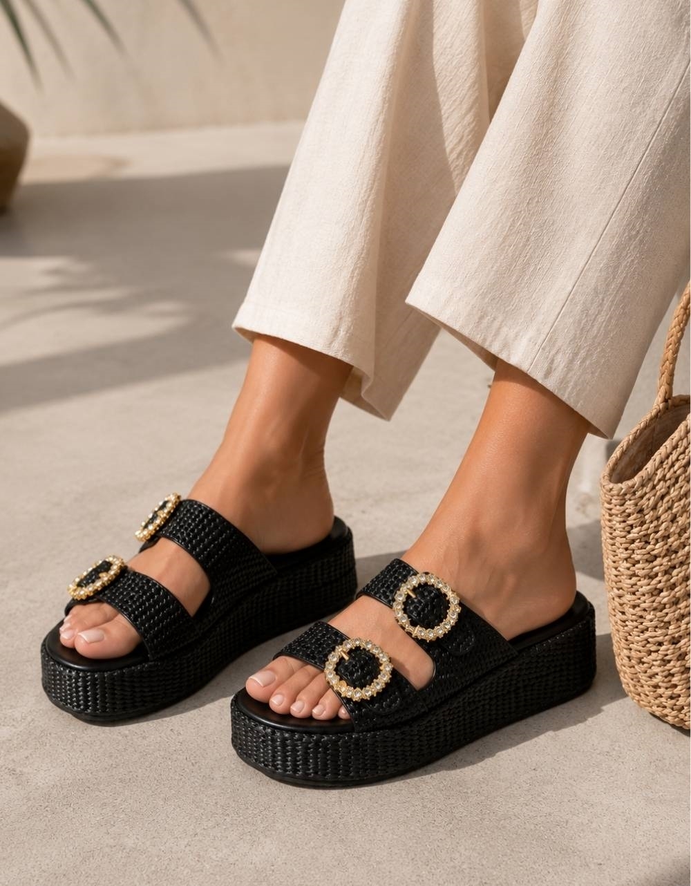 Εικόνα από Ψάθινα flatforms με διπλό τοκά από πετράδια Μαύρο