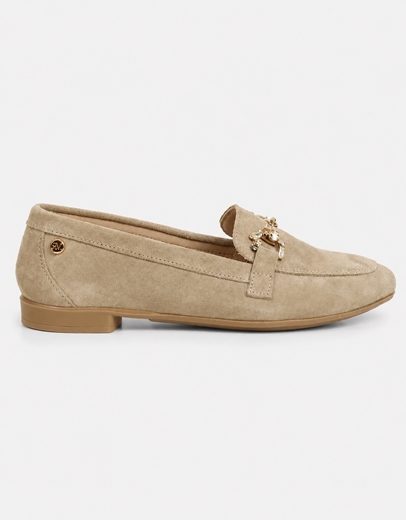 Εικόνα της Δερμάτινα loafers Ελληνικής κατασκευής με αγκάφα strass Μπεζ
