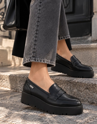 Εικόνα της Γυναικεία μονόχρωμα loafers με διπλή σολά Μαύρο