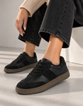 Εικόνα από Γυναικεία sneakers με διπλή σόλα και συνδιασμλο υλικών Μαύρο